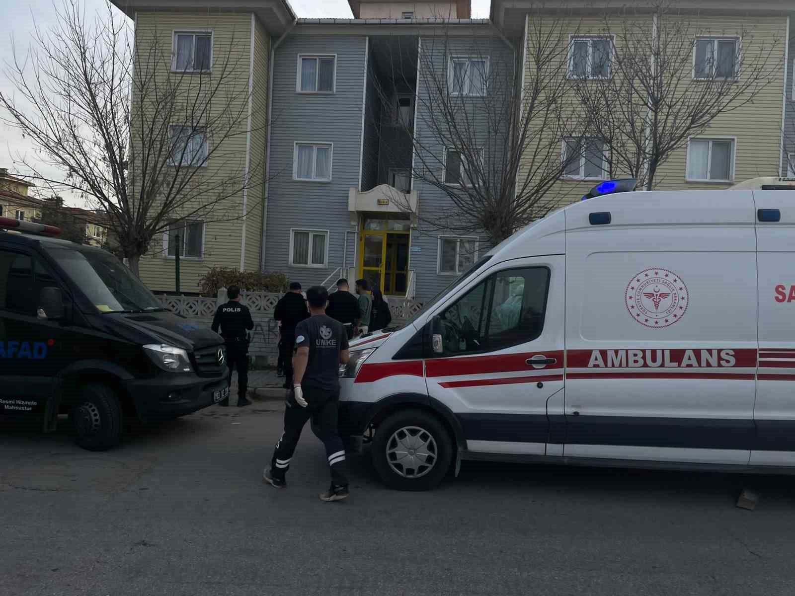 Patates kızartmasından zehirlendikleri iddiasıyla anne ve 3 çocuğu hastanelik oldu