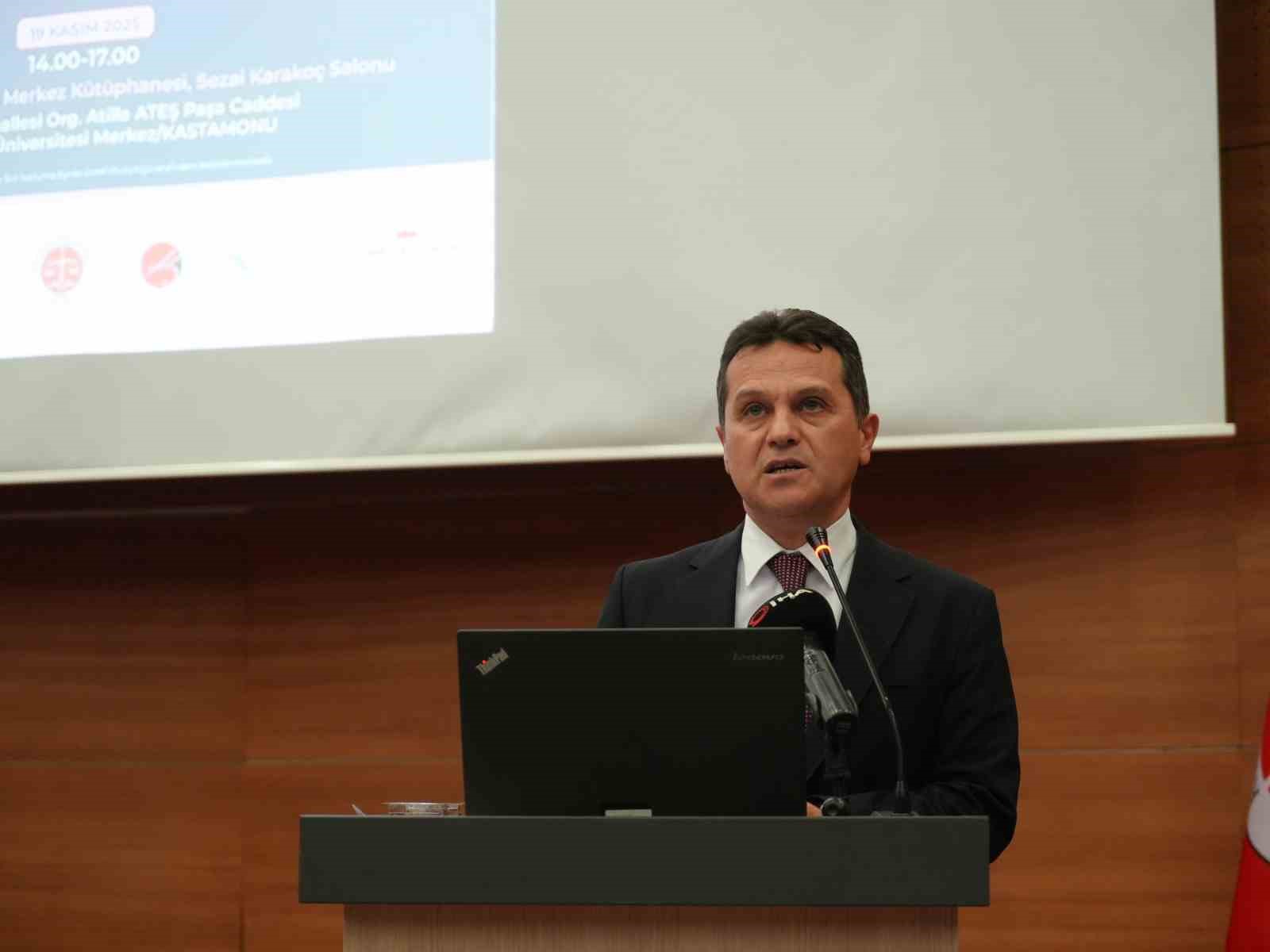 Kastamonu Üniversitesi Rektörü Prof. Dr. Topal: "Savaş ve çatışmaların belirli kurallara bağlanması hem dini hem hukuki hem de ahlaki bir yükümlülüktür"