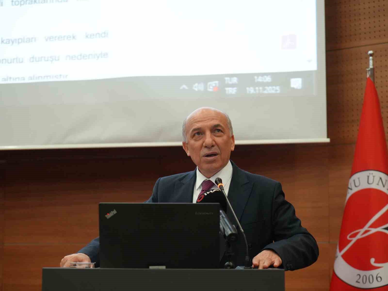 Kastamonu Üniversitesi Rektörü Prof. Dr. Topal: "Savaş ve çatışmaların belirli kurallara bağlanması hem dini hem hukuki hem de ahlaki bir yükümlülüktür"
