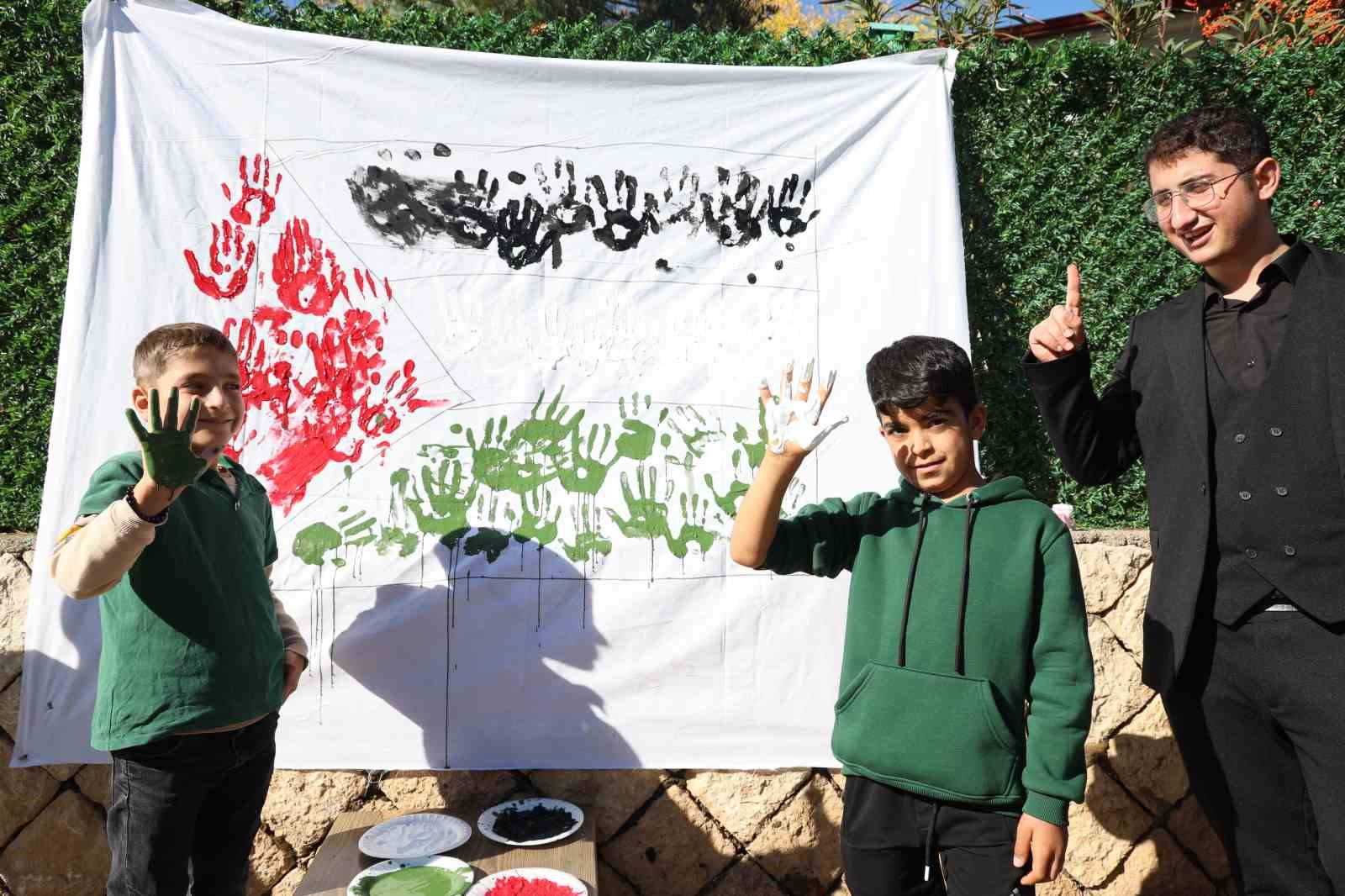 "Filistin için sen de iz bırak" etkinliği