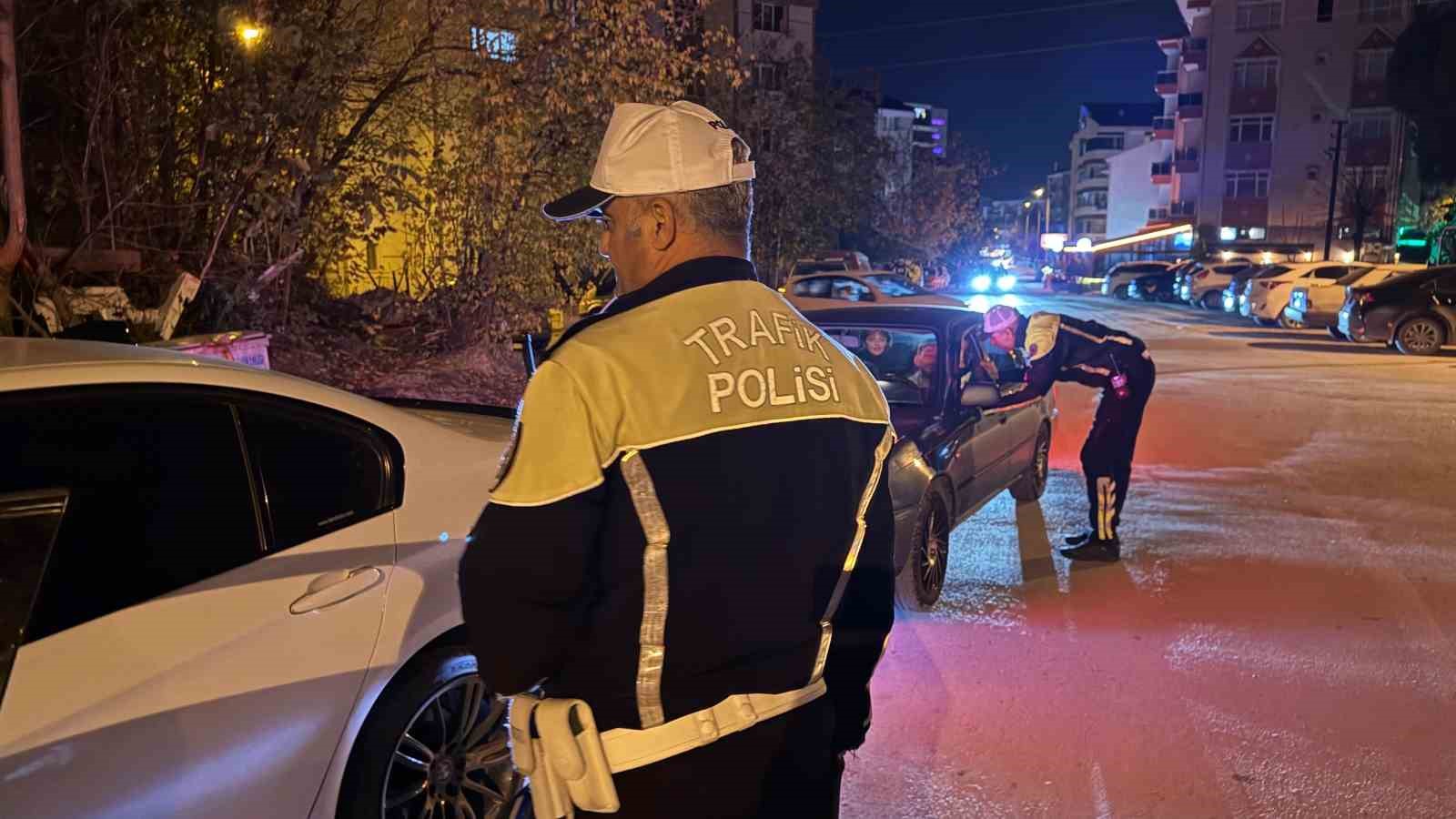 Edirne&rsquo;de polis ekiplerinden sıkı denetim

