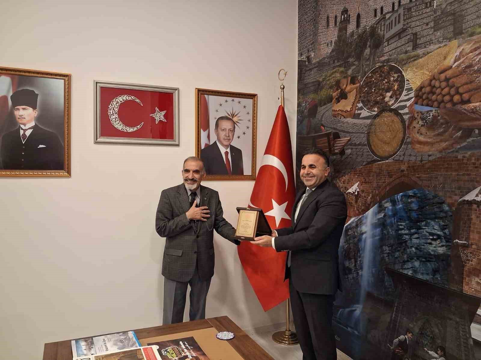 Erzurum&rsquo;da halk k&uuml;lt&uuml;r&uuml;n&uuml;n hafızası Muhsin Ko&ccedil;, 38 yılın ardından emekli oldu
