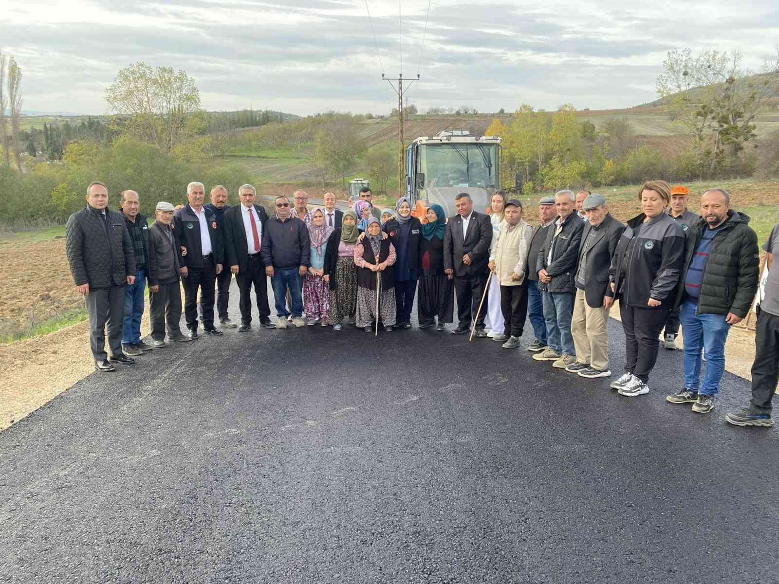 Kaymakam Kılıç köylerdeki asfalt çalışmasını inceledi