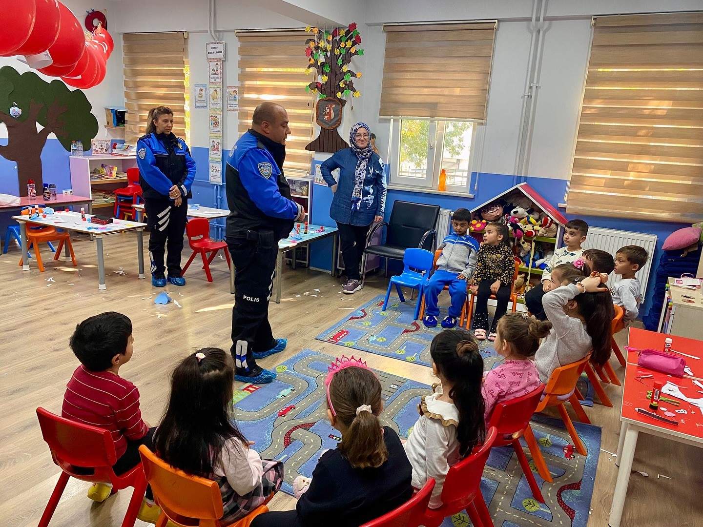 Kütahya İl Emniyet Müdürlüğü’nden öğrencilere güvenlik eğitimi
