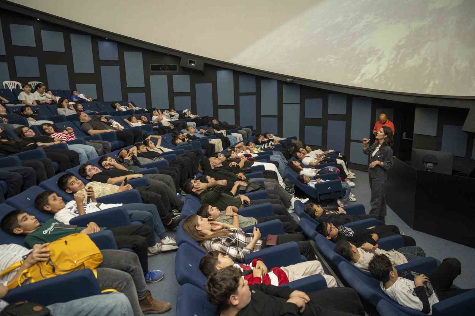 Ara tatilin gözdesi Mercan Bilim Merkezi oldu
