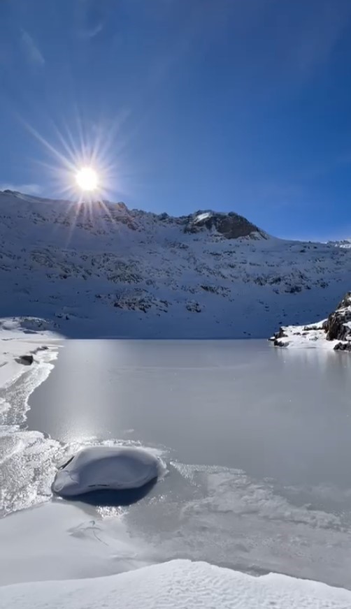 Artabel Gölleri Tabiat Parkı’nda bulunan 20’den fazla göl buz tuttu