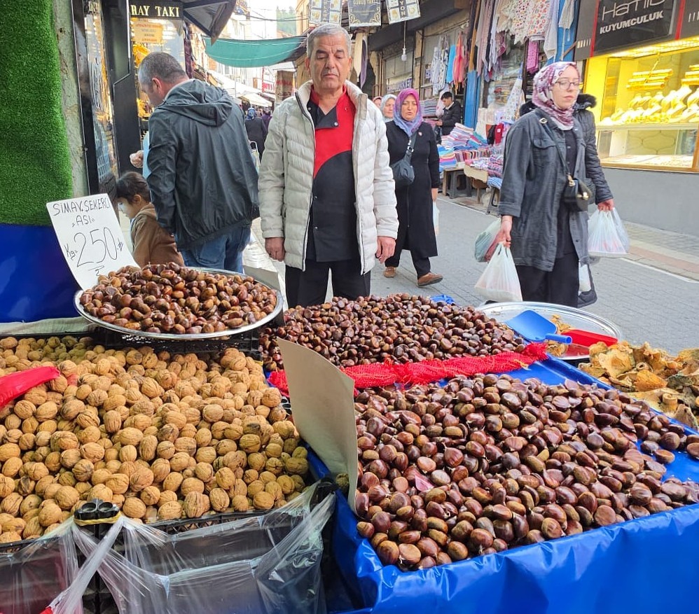 Simav kestanesi kış aylarının g&ouml;zdesi
