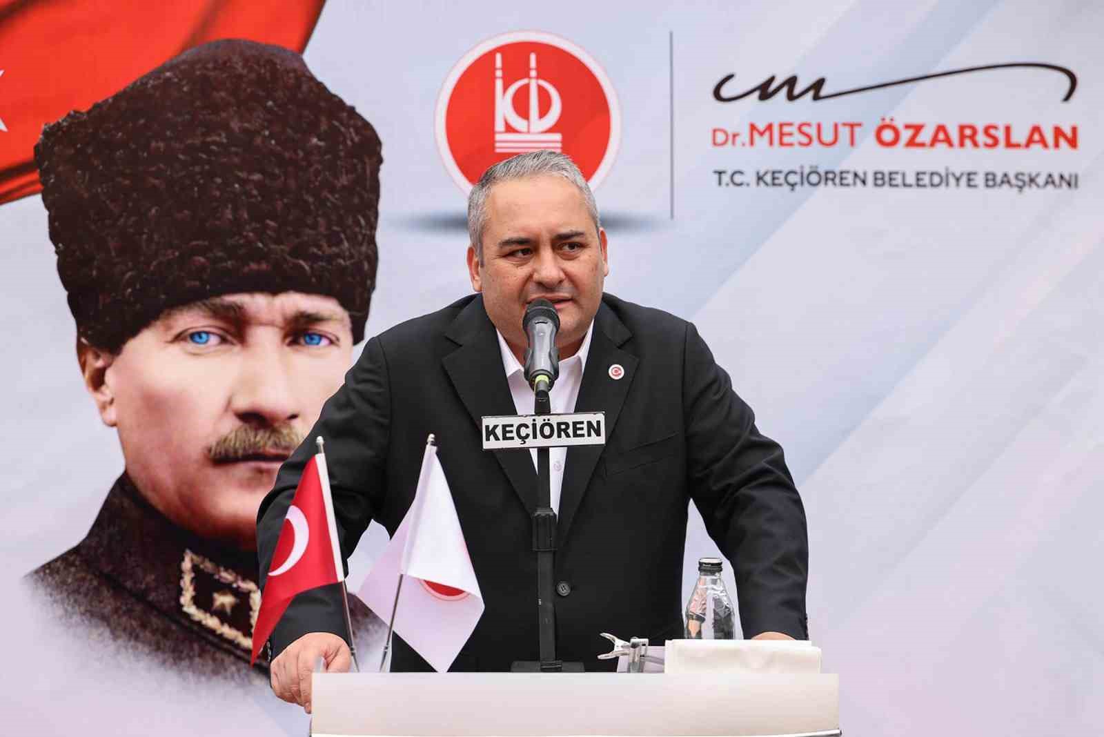 Keçiören Belediye Başkanı Özarslan, özel halk otobüsü şoförlerinin taleplerini dinledi