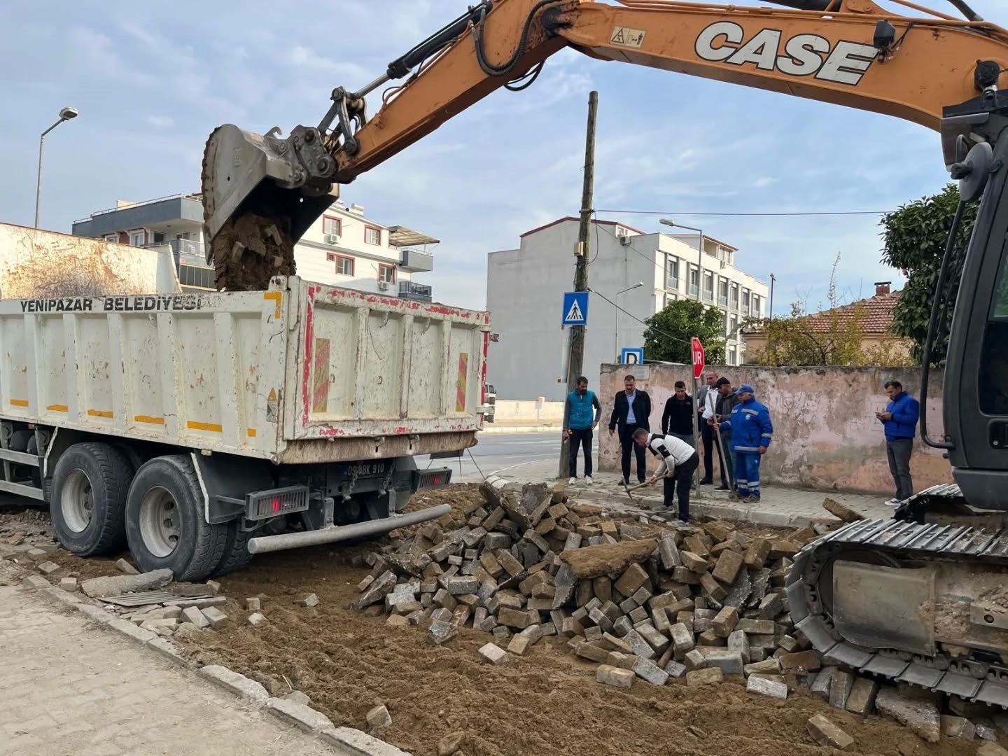 Yenipazar’da yol çalışmaları hızlandı