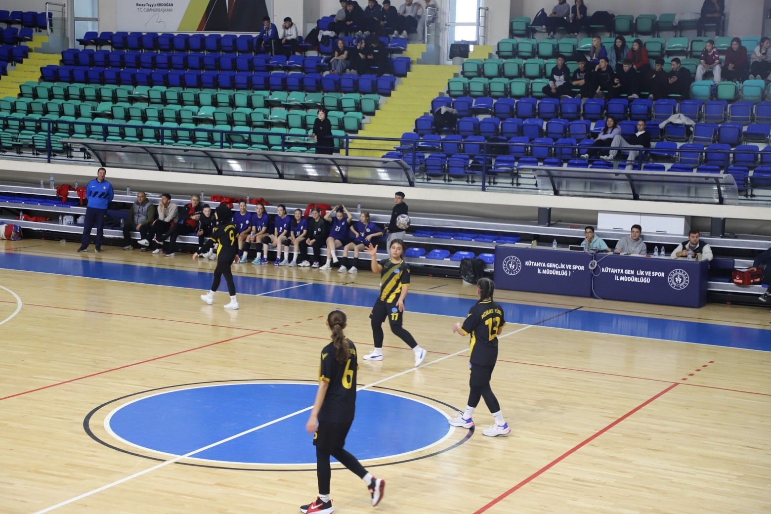 Kütahya’da ’Okullar Arası Genç Kızlar Hentbol’ müsabakaları sona erdi
