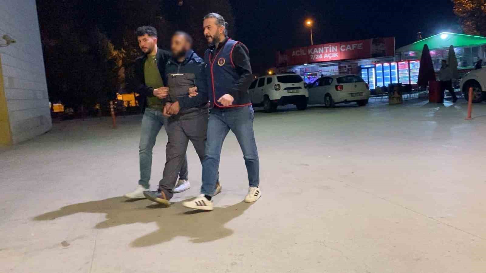 Uyuşturucu taciri otobüste yakalandı
