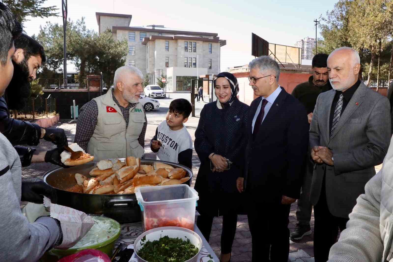 Öğrencilerden Filistin’e destek kampanyası