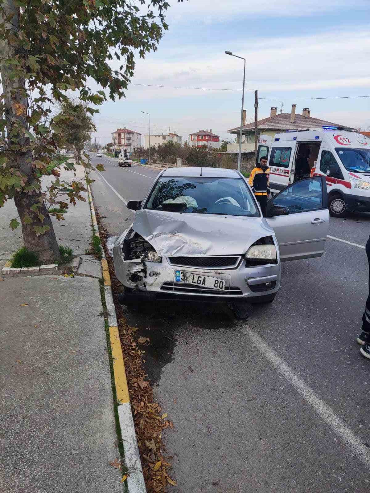 Pınarhisar’da otomobiller çarpıştı: 3 kişi hafif yaralandı
