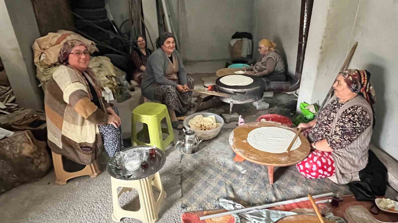 Alaplı’da 500 yıllık yufka ekmek geleneği sürdürülüyor
