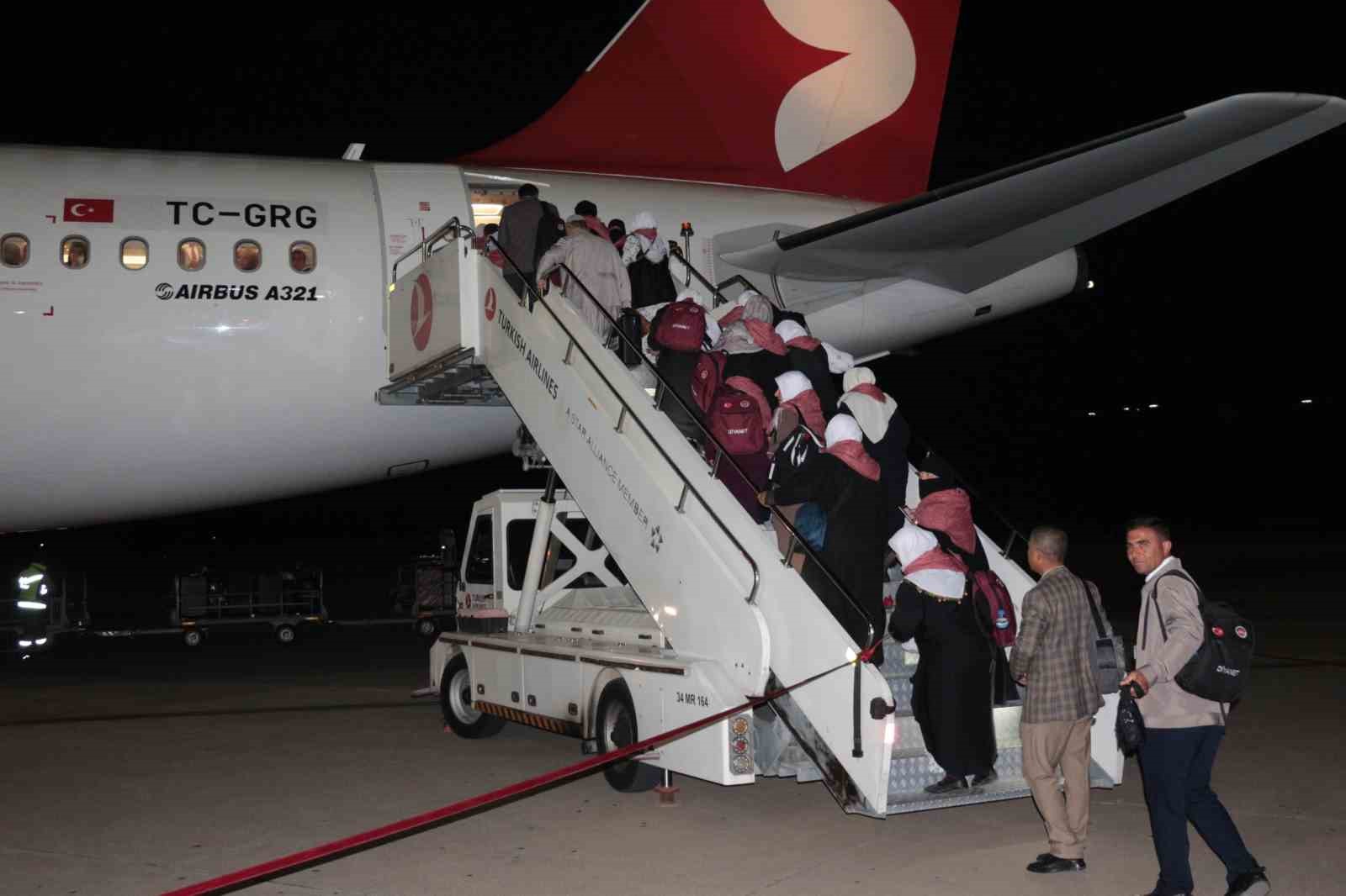 Şırnak’tan kutsal topraklara aktarmasız uçuşlar devam ediyor