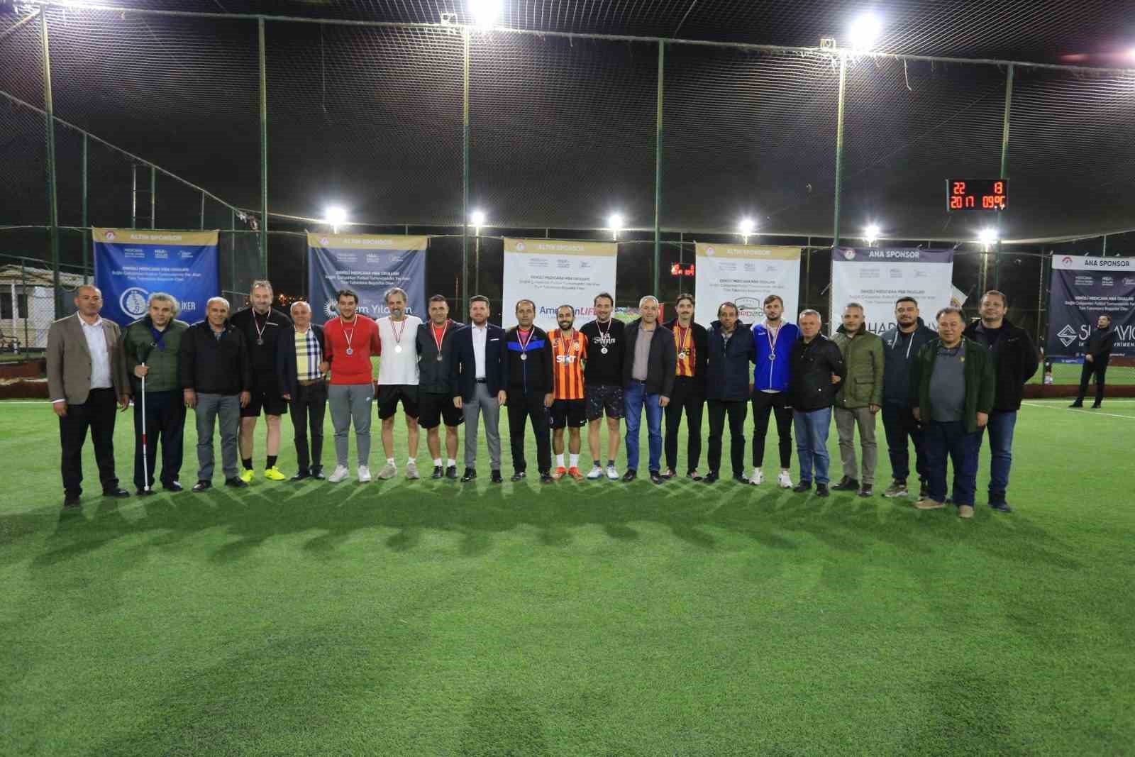 Başkan Tatık, halı sahada buluşan gençleri yalnız bırakmadı
