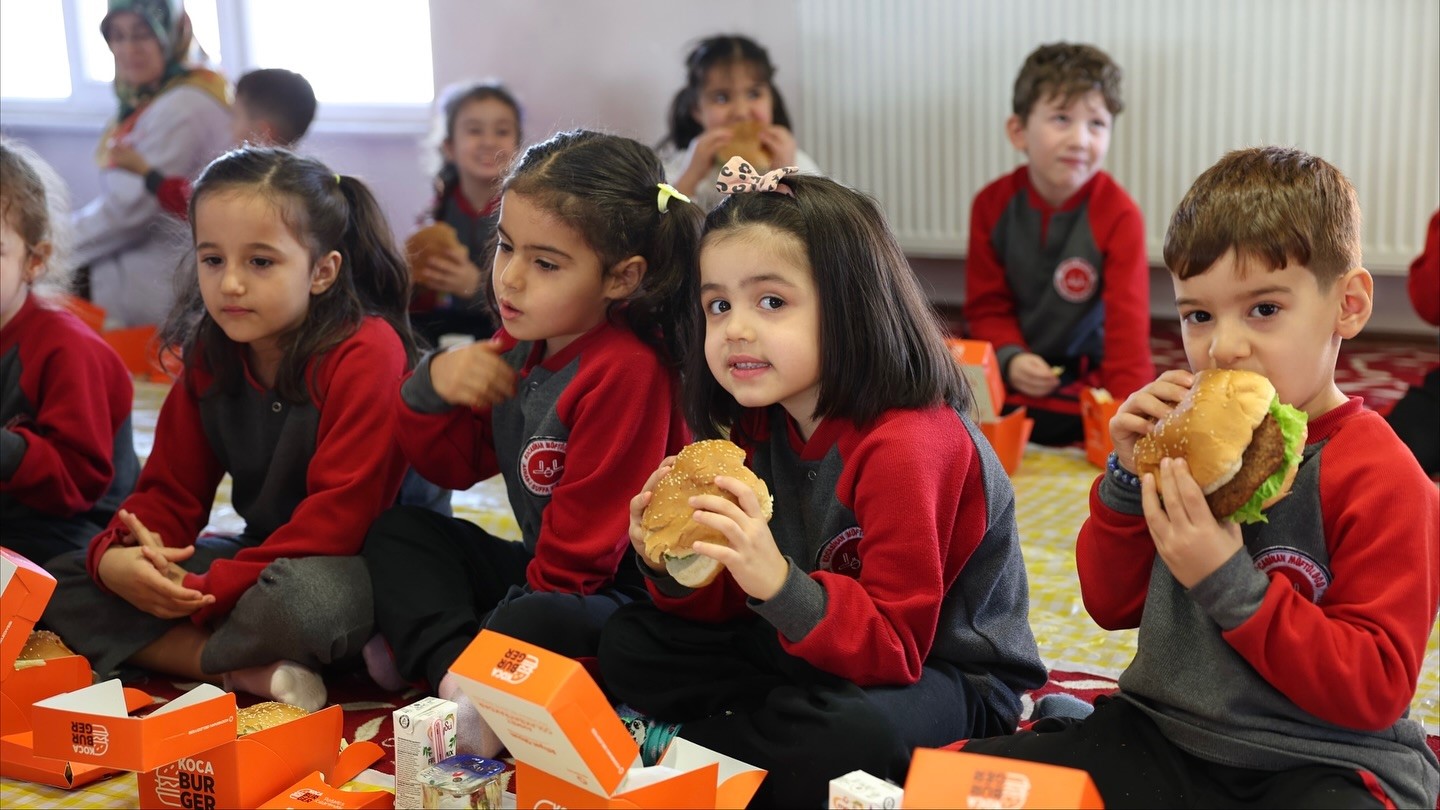 Başkan &Ccedil;olakbayrakdar: "&Ccedil;ocuklarımızın g&uuml;l&uuml;ş&uuml;, bizim &ccedil;alışma azmimizdir"
