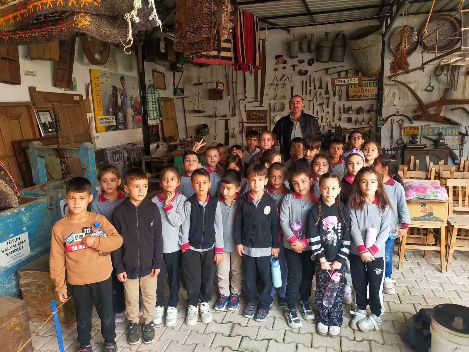 Minik öğrencilerden müze ziyareti