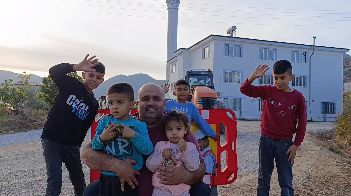 Anamur&rsquo;da cami &ccedil;evresi ve 11 kilometrelik yol yenilendi
