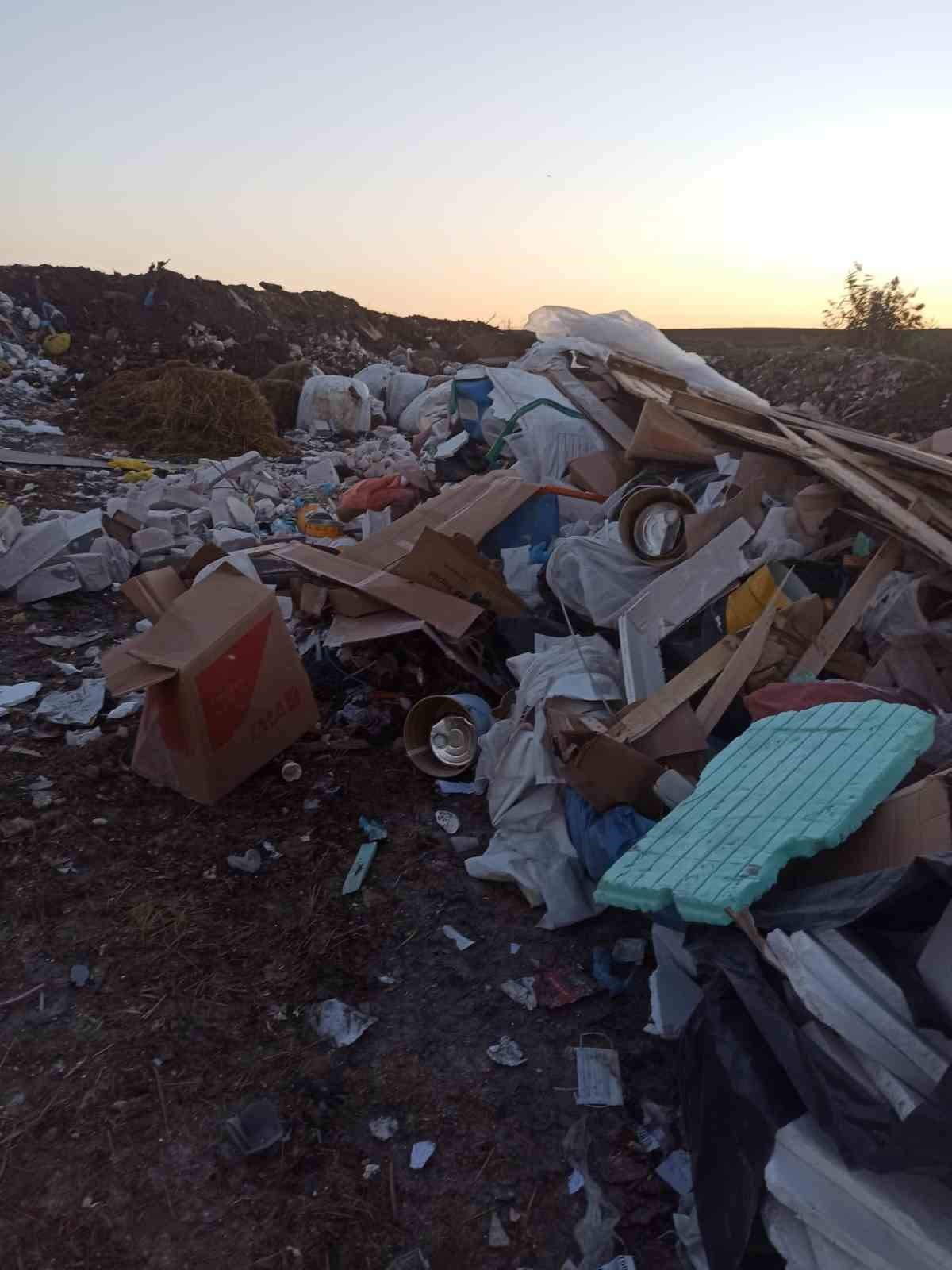 Karamusul Göleti’ne atık döküldü
