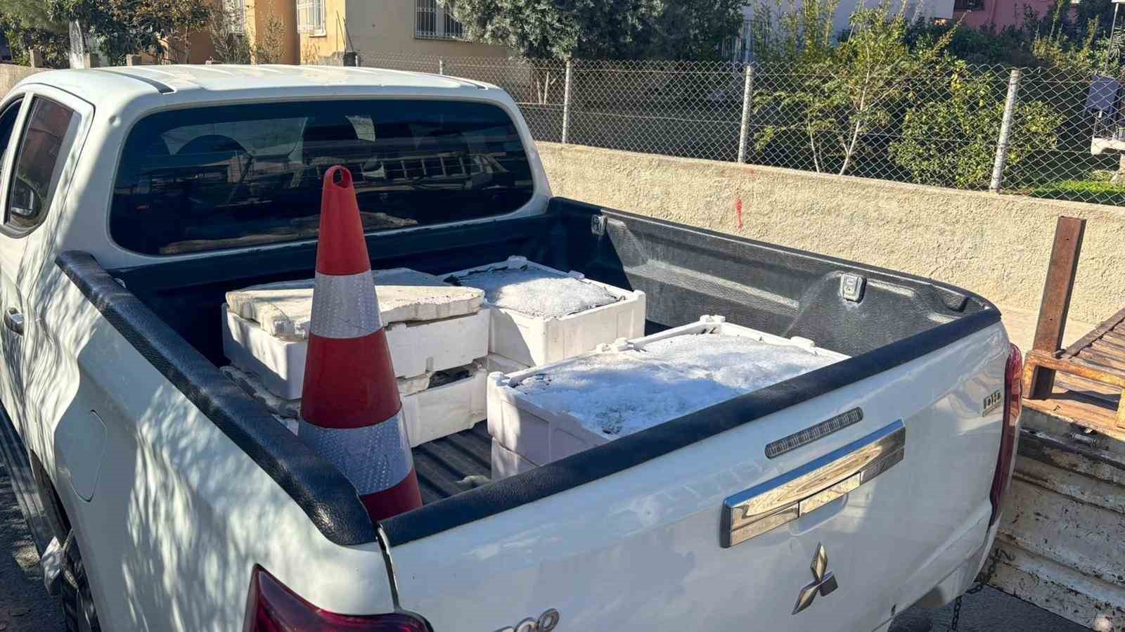 Tarsus&rsquo;ta ihbar &uuml;zerine 250 kilo sağlıksız balık ele ge&ccedil;irildi
