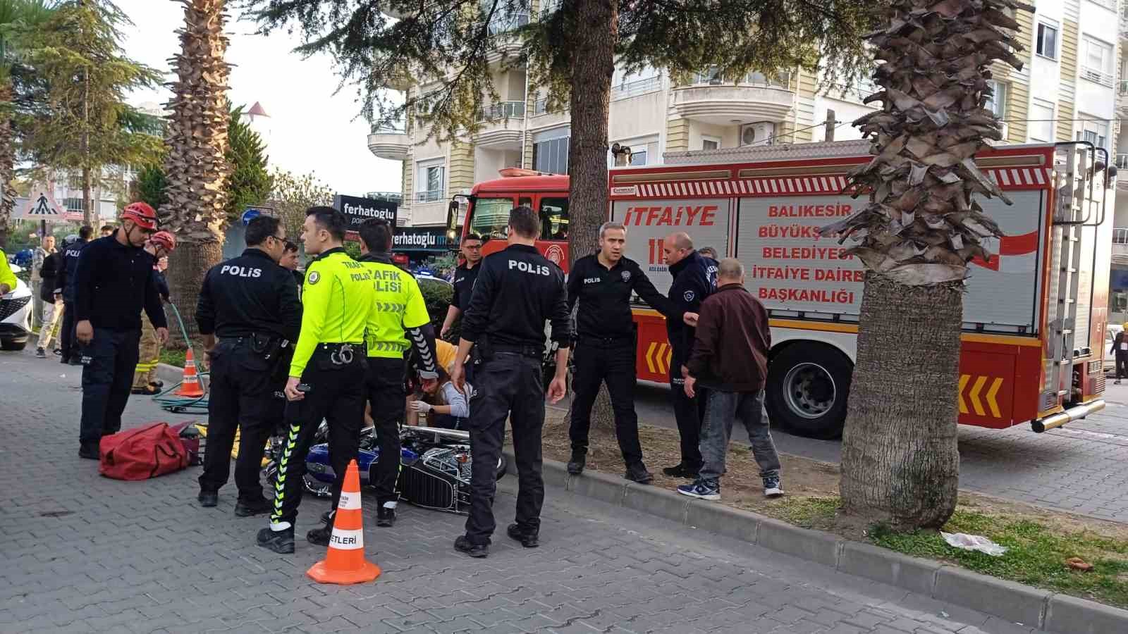 Motosiklet kazasında yaralının sıkışan ayağını itfaiye kurtardı
