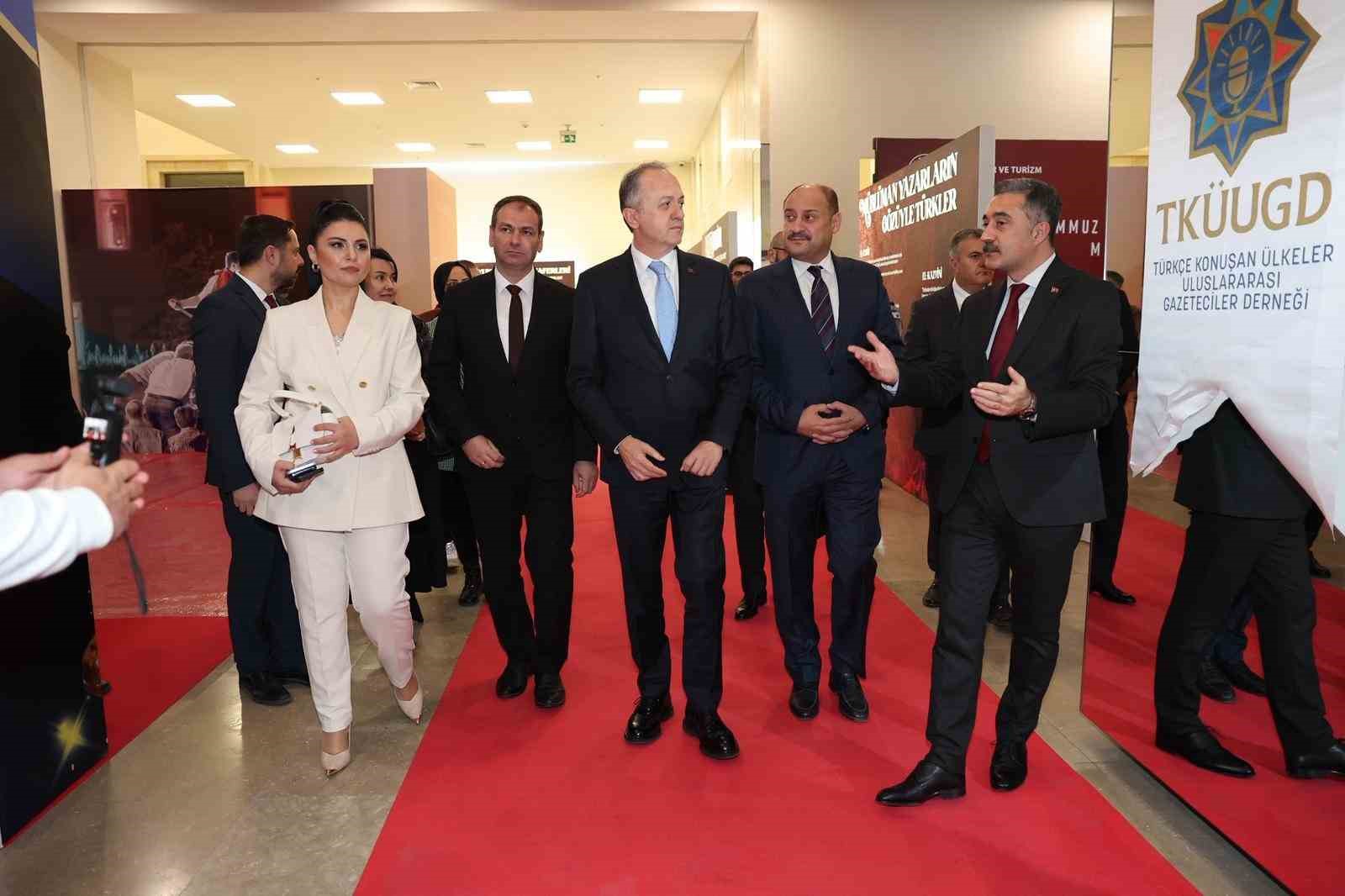 Başkan Gülpınar’a yılın en şeffaf belediye başkanı ödülü
