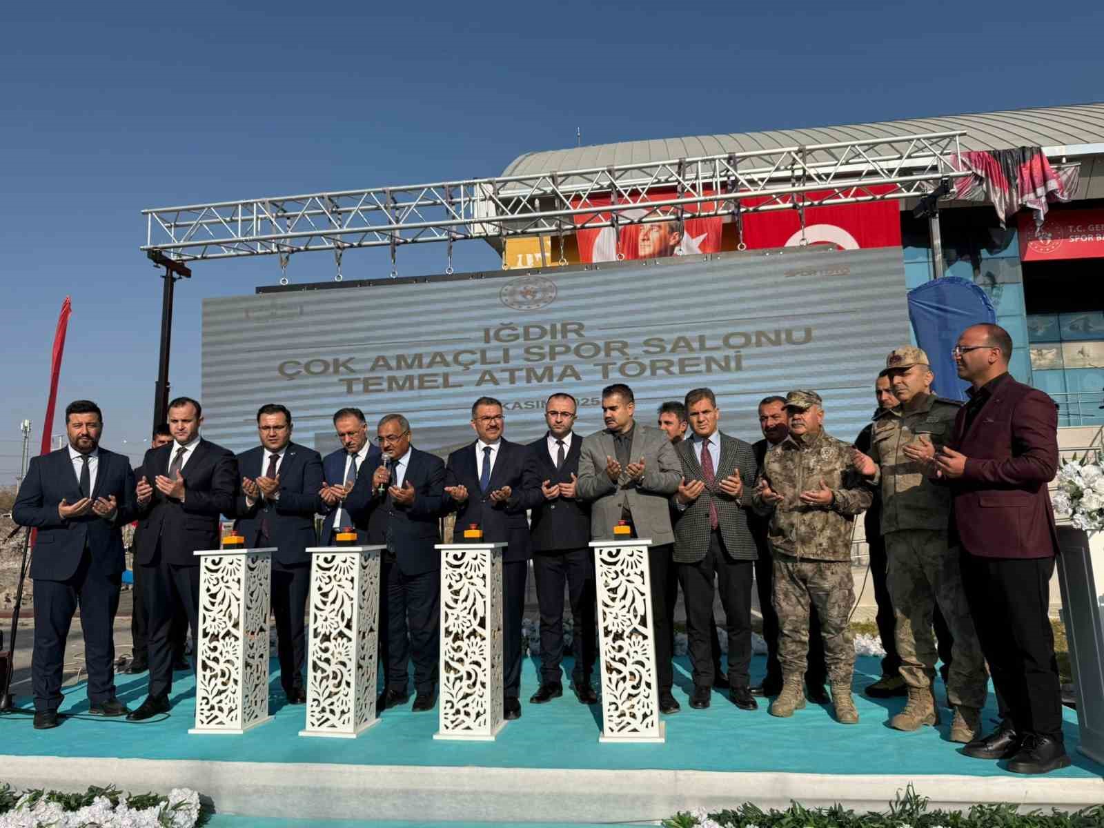 Iğdır’da "Çok Amaçlı Spor Salonu"nun temeli atıldı
