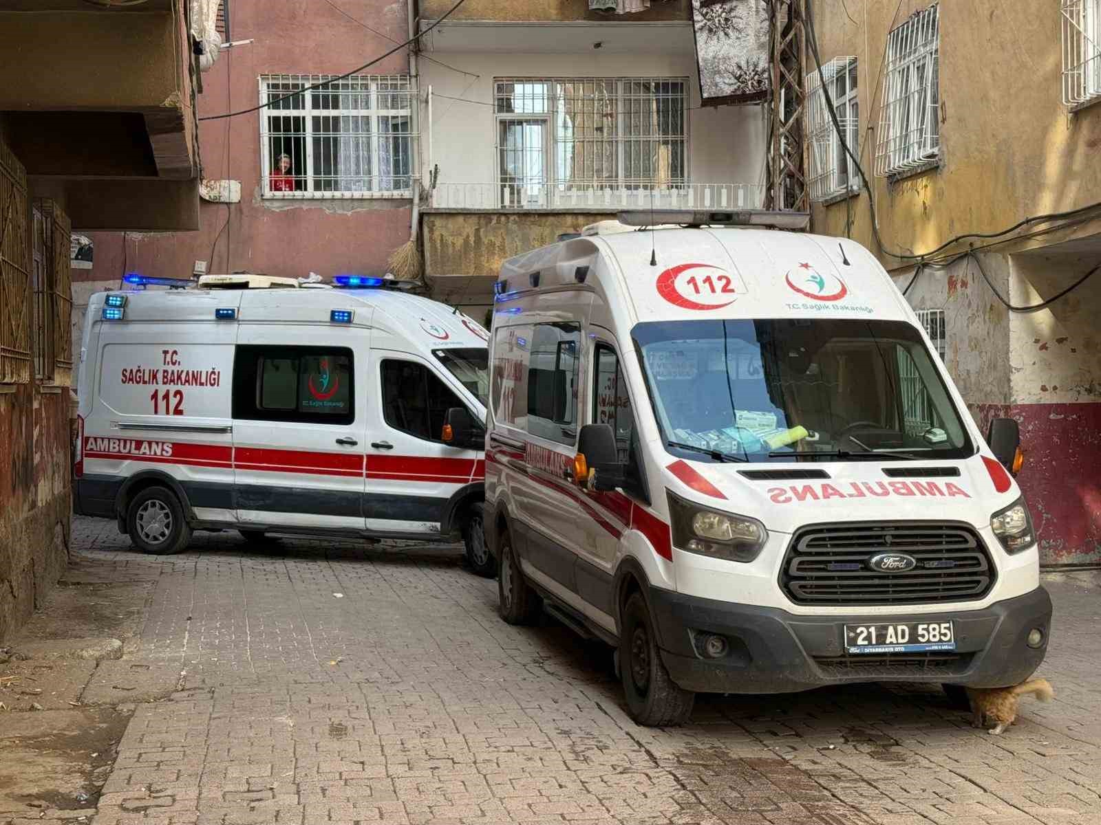 Diyarbakır’da apartmanda priz kaynaklı yangın: 7 kişi dumandan etkilendi