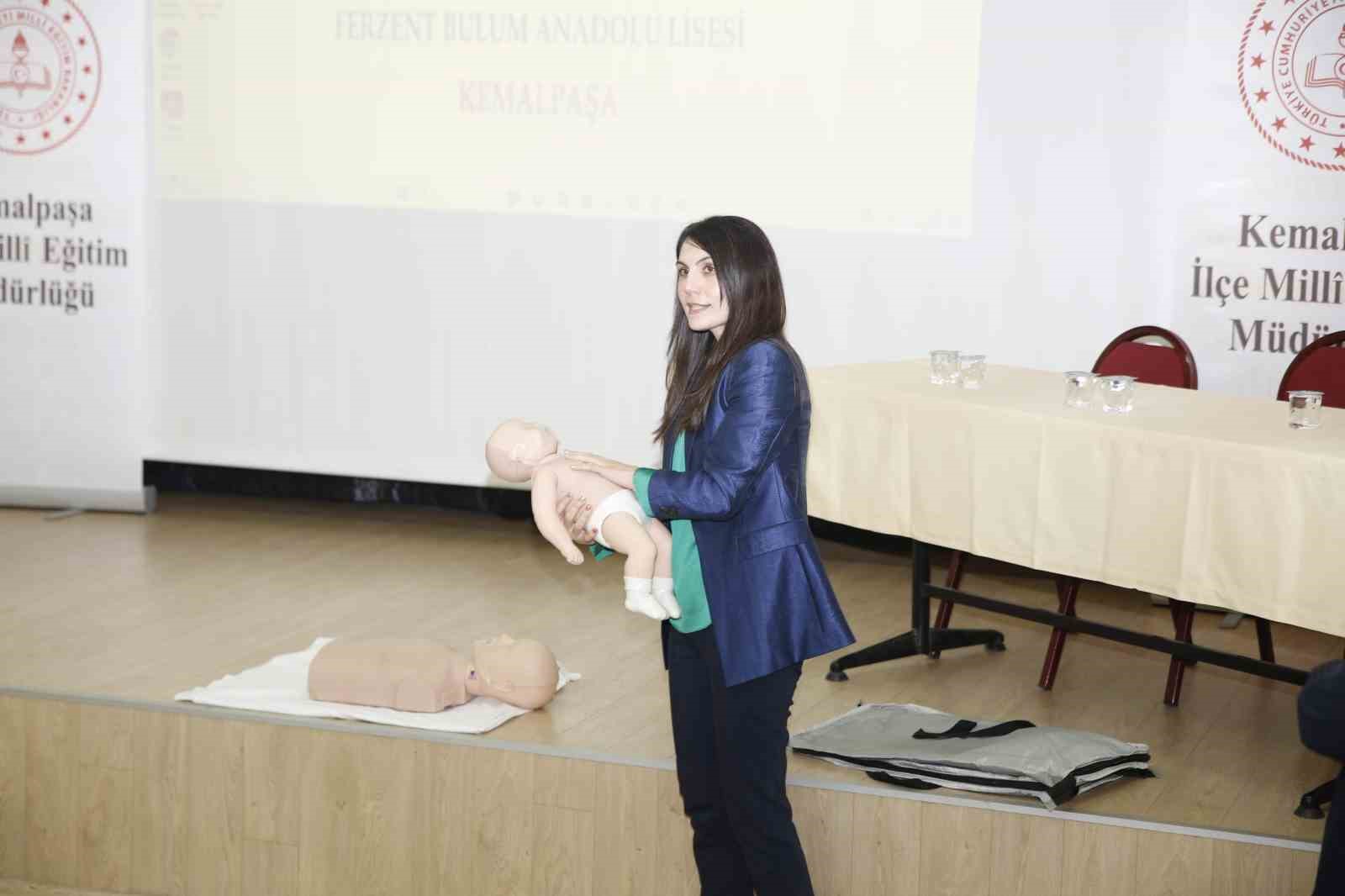 Uzman doktorlardan öğrencilere farkındalık eğitimi
