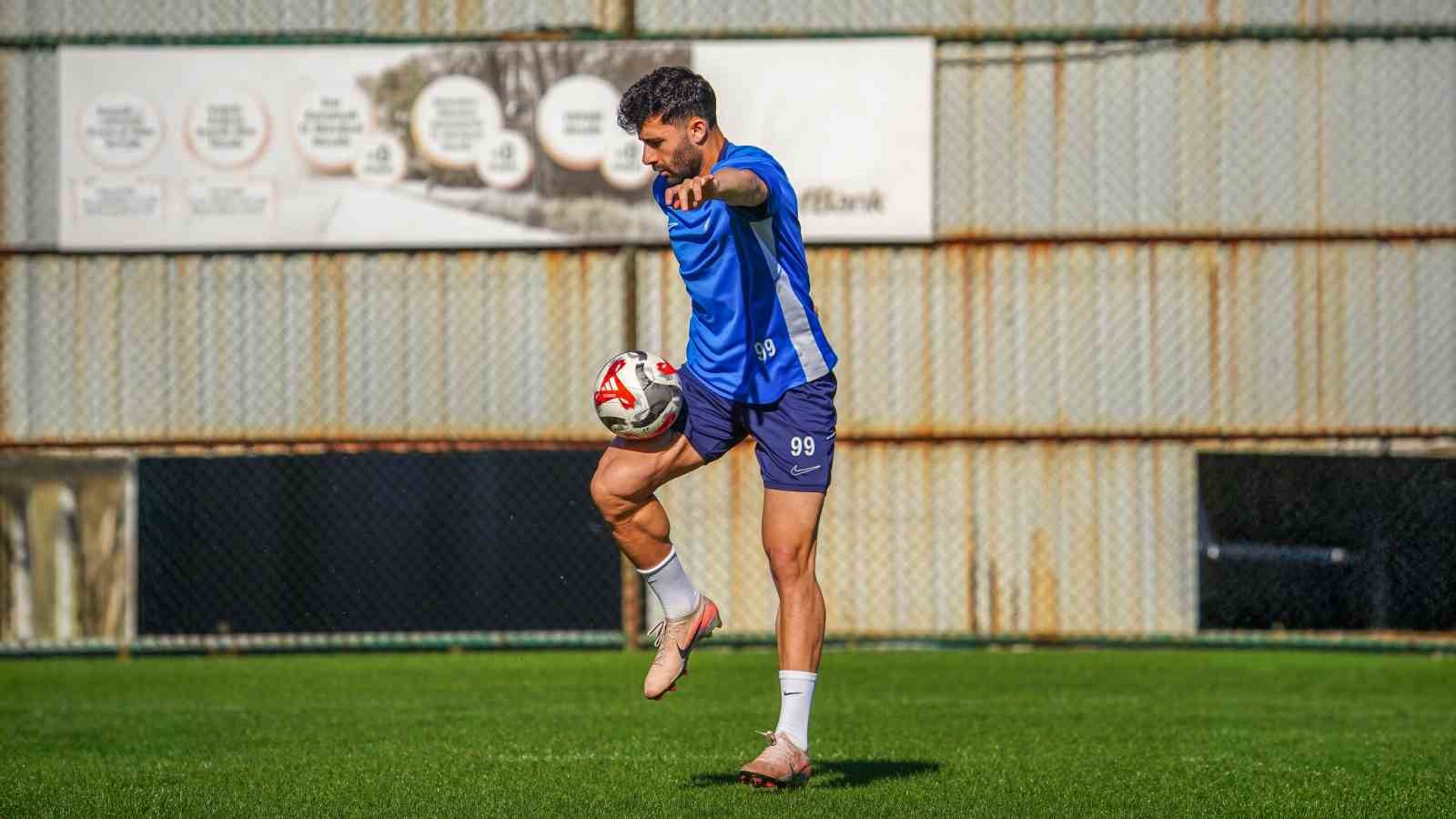 Emrecan Bulut: "Fenerbahçe maçında kazanmak için sahaya çıkacağız"
