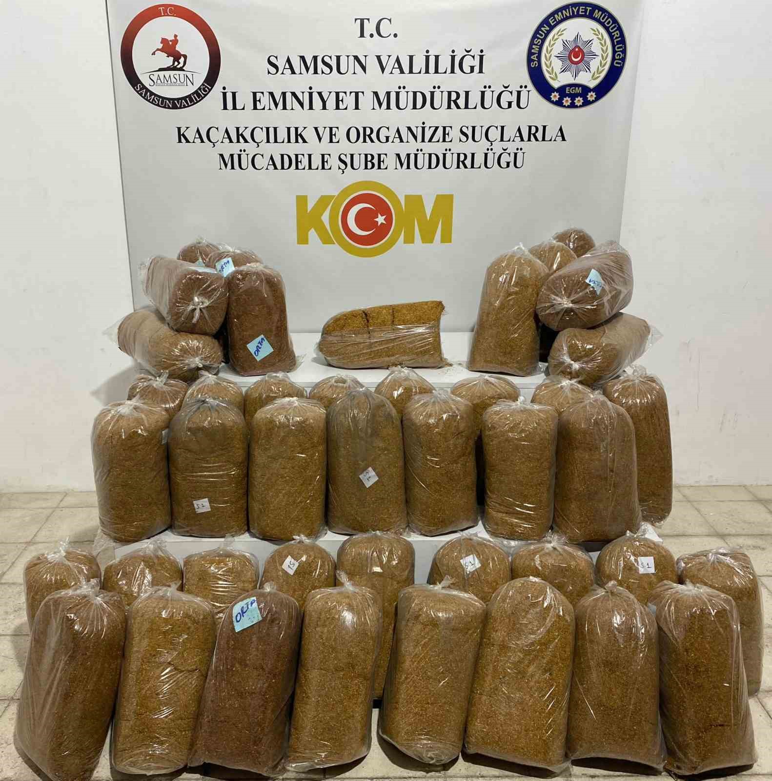 Tütün operasyonunda tırdan 215 kilo kaçak tütün çıktı
