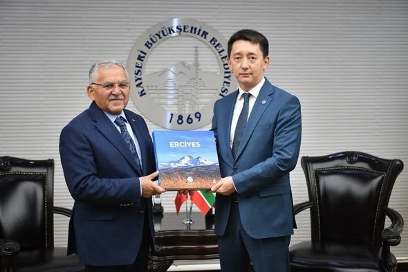 Tataristan Temsilcisi Gataullin, Başkan B&uuml;y&uuml;kkılı&ccedil;&rsquo;ı ziyaret etti
