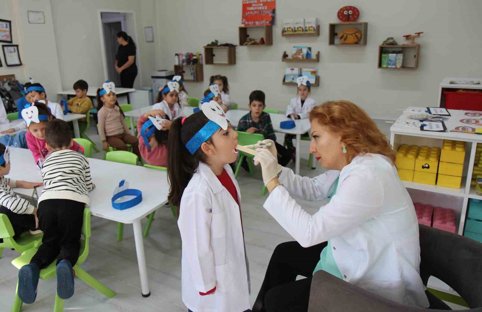 Öğrencilere ağız ve diş sağlığı eğitimi verildi