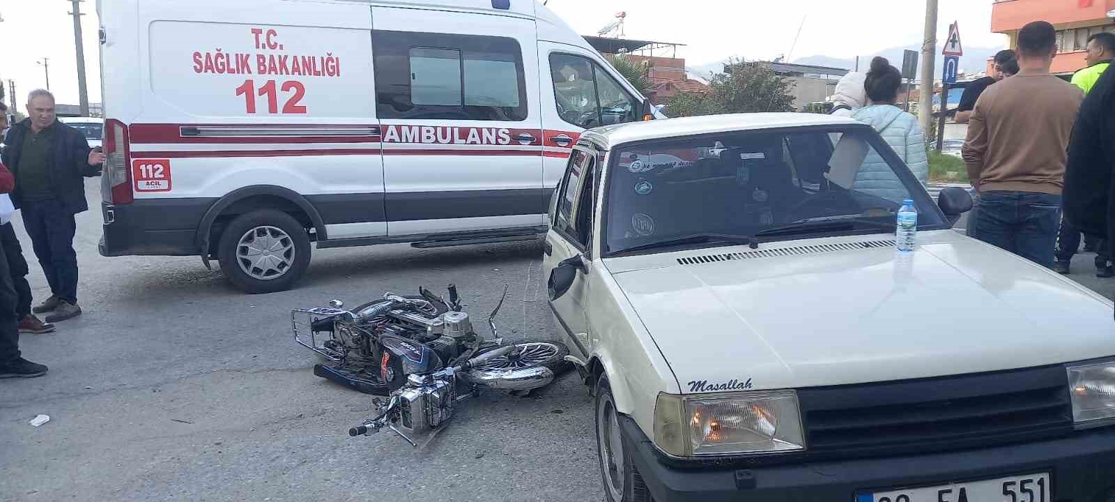 Hatalı sollama kaza getirdi: 2 yaralı
