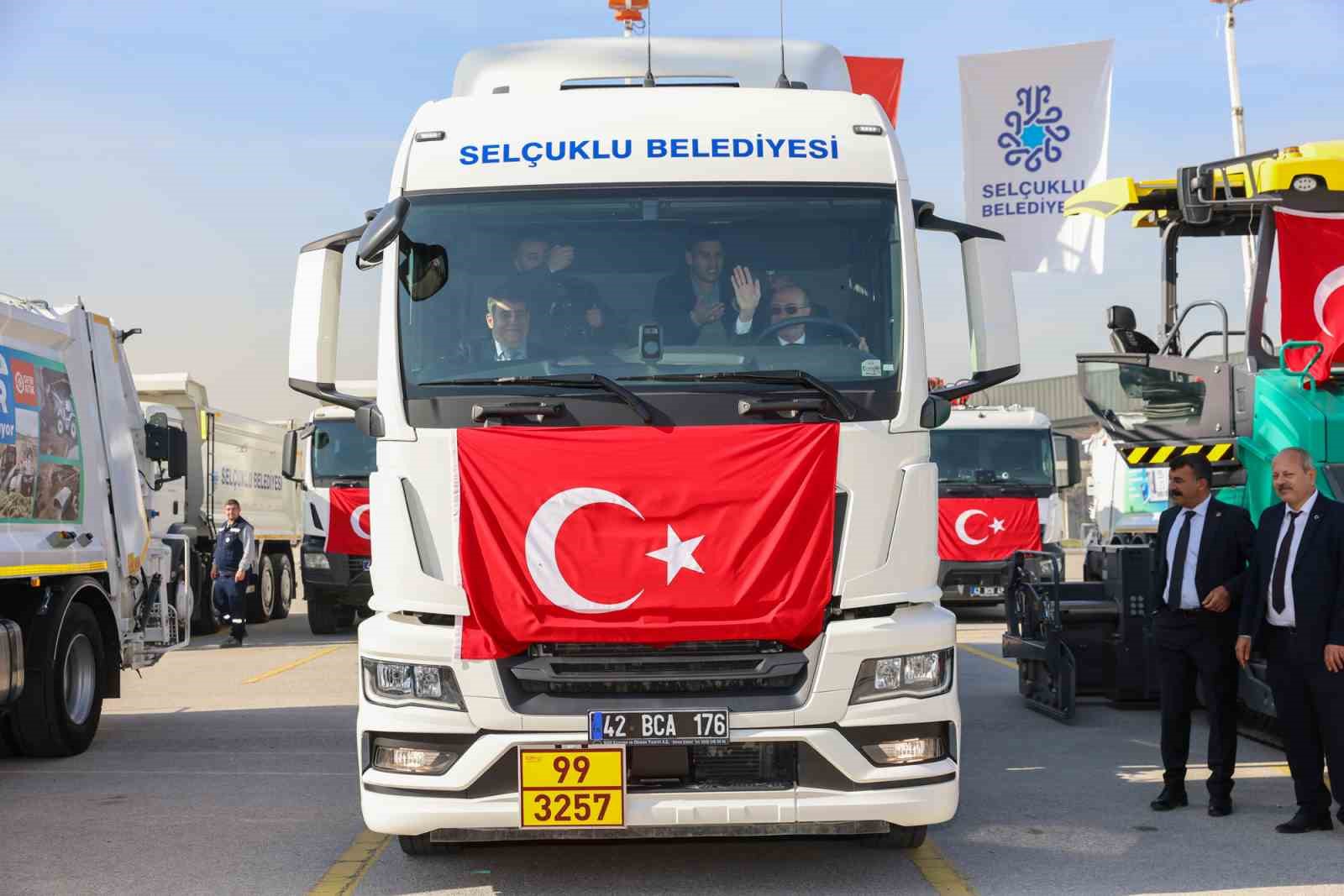 Selçuklu Belediyesi araç filosuna 71 araç daha ilave etti
