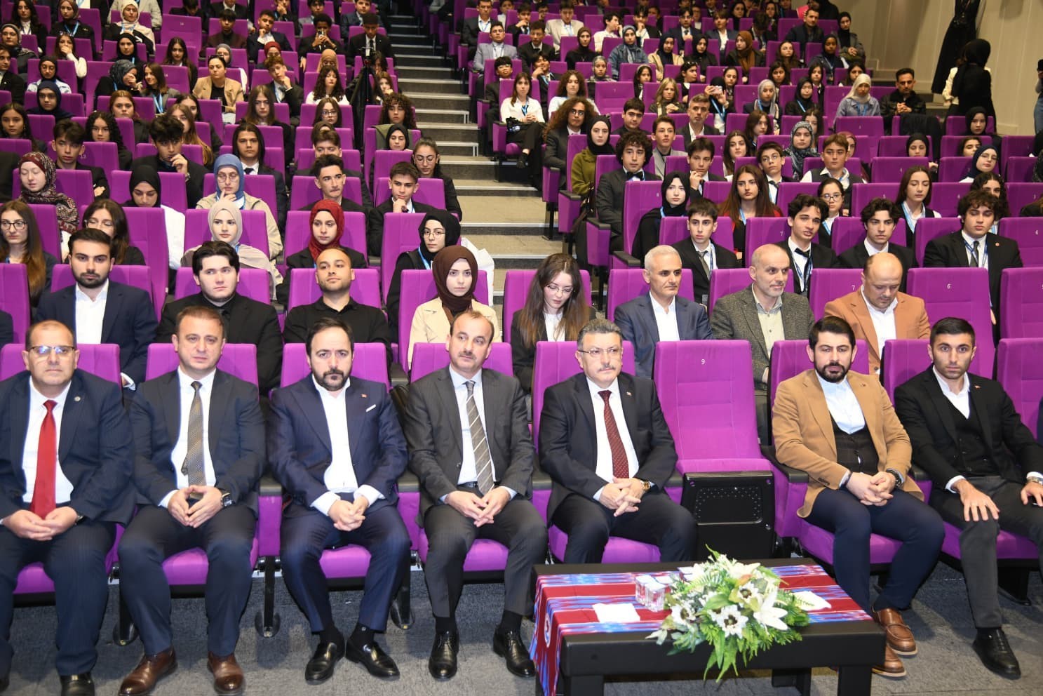 Başkan Ahmet Metin Genç: "Yeni dünya düzenini gençlerimiz sağlayacak"
