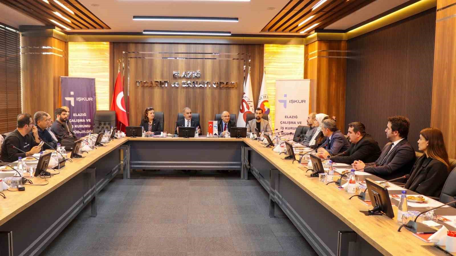 Başkan Alan, "Nitelikli eleman bulamazsak yatırımın bir anlamı kalmıyor"
