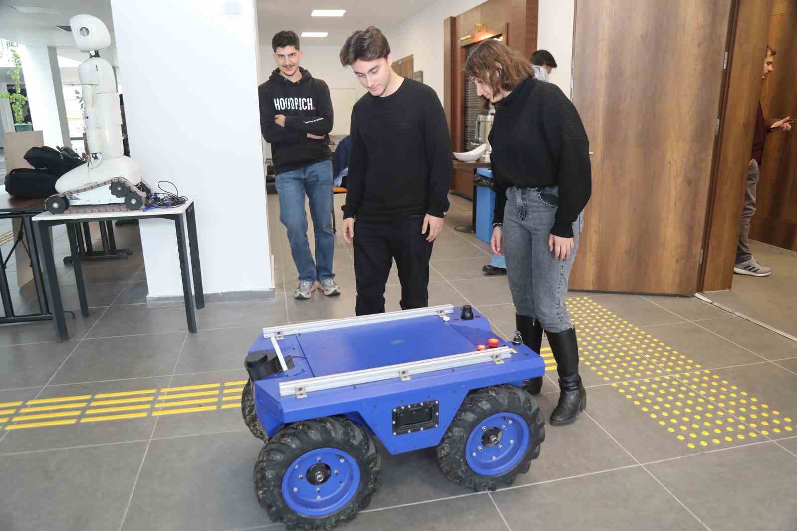 BTÜ Robot Günleri’nde geleceğin teknolojileri konuşuldu
