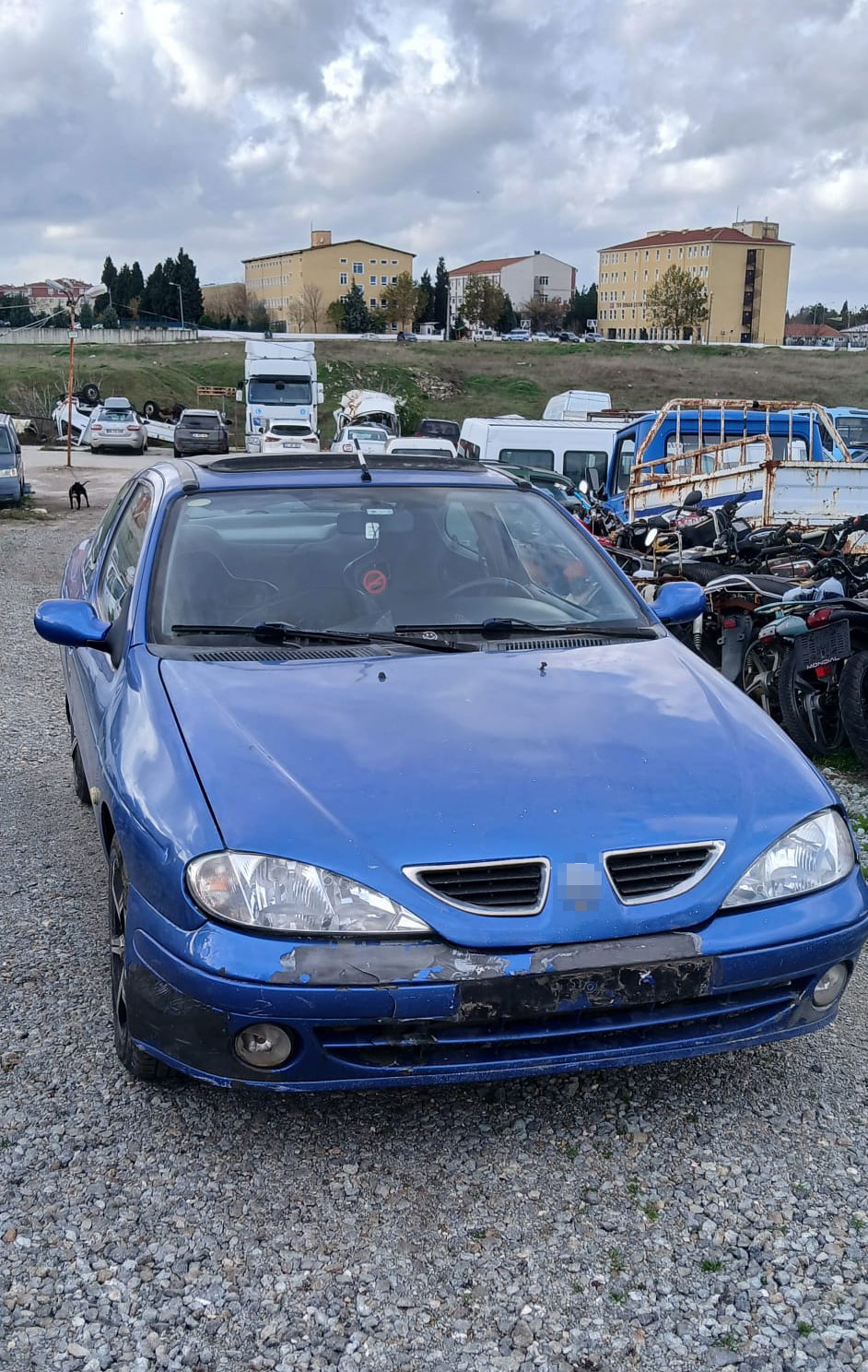 Plakasız ve çekme belgeli araçla kaçmaya çalışan sürücüye 71 bin TL ceza