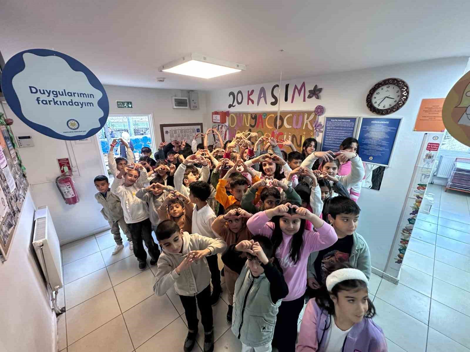 Muradiye&rsquo;de D&uuml;nya &Ccedil;ocuk Hakları G&uuml;n&uuml; Kutlandı
