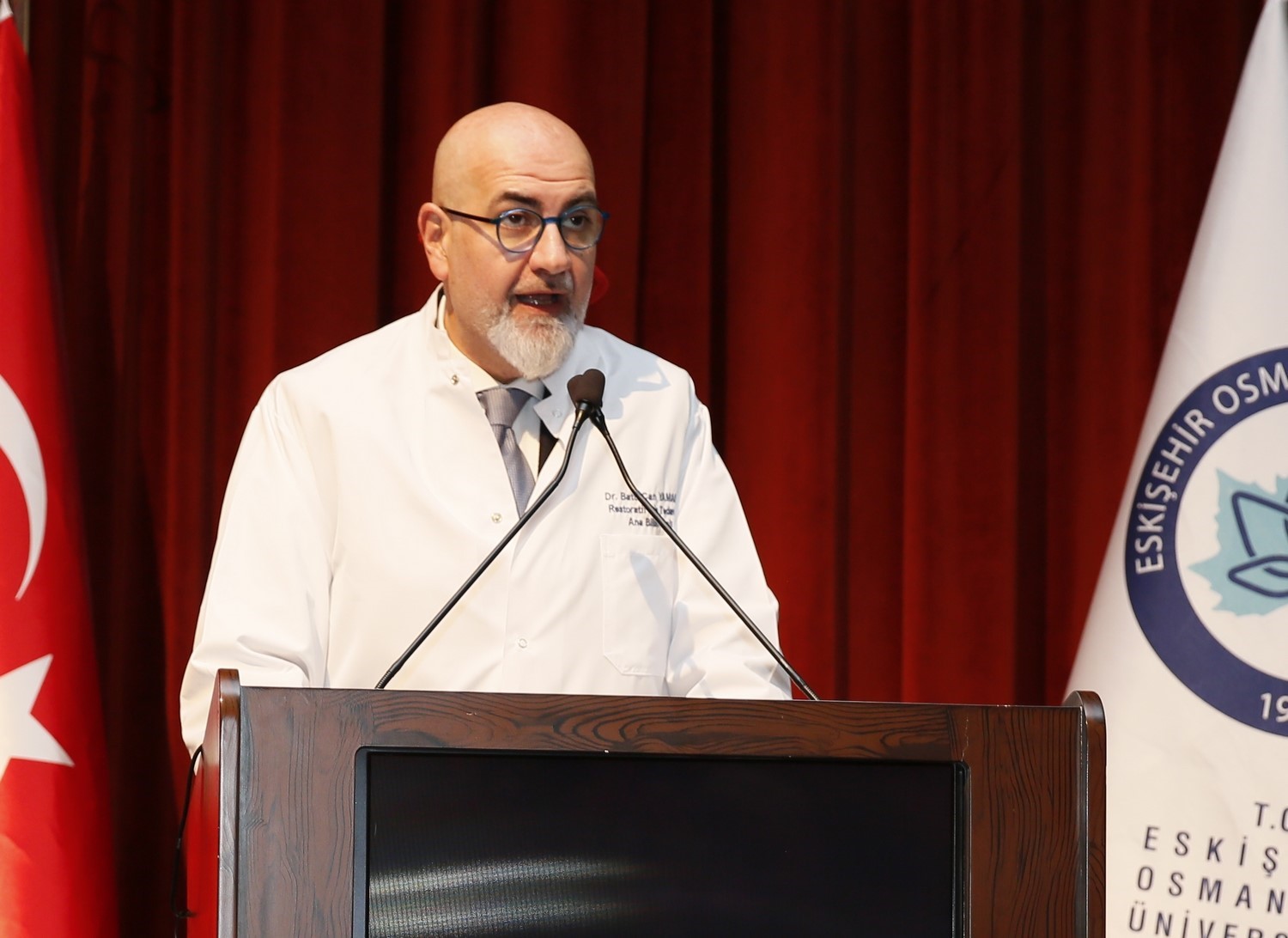 ESOG&Uuml;&rsquo;l&uuml; gen&ccedil; diş hekimi adayları beyaz &ouml;nl&uuml;klerini giydi
