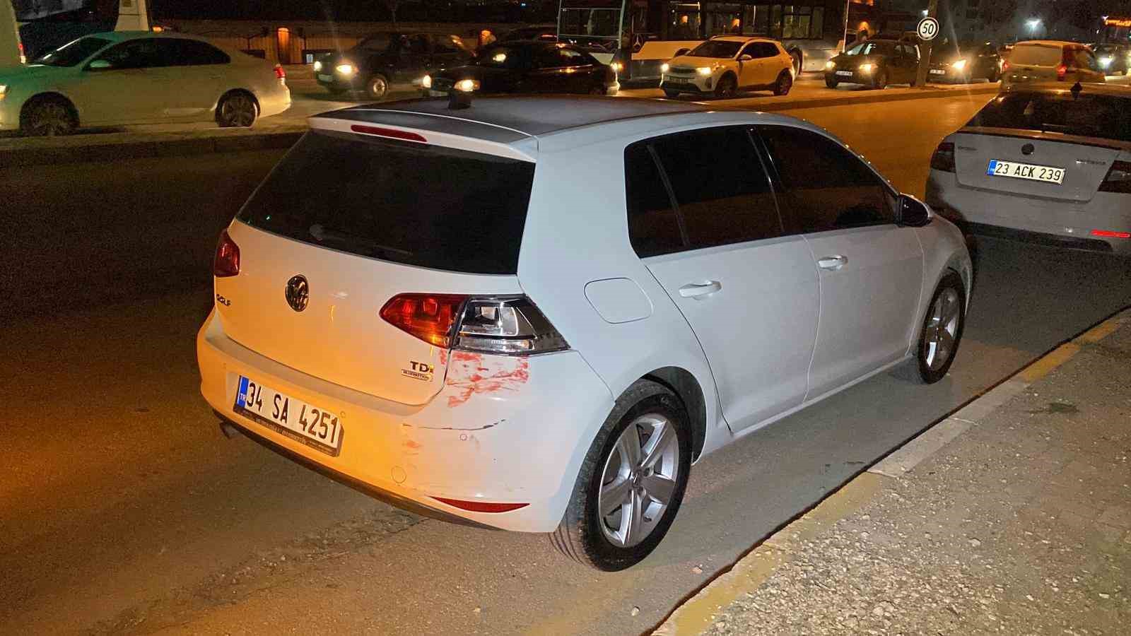 Freni patlayan kamyon önce otomobile ardından inşaat bariyerine çarptı: 2 yaralı