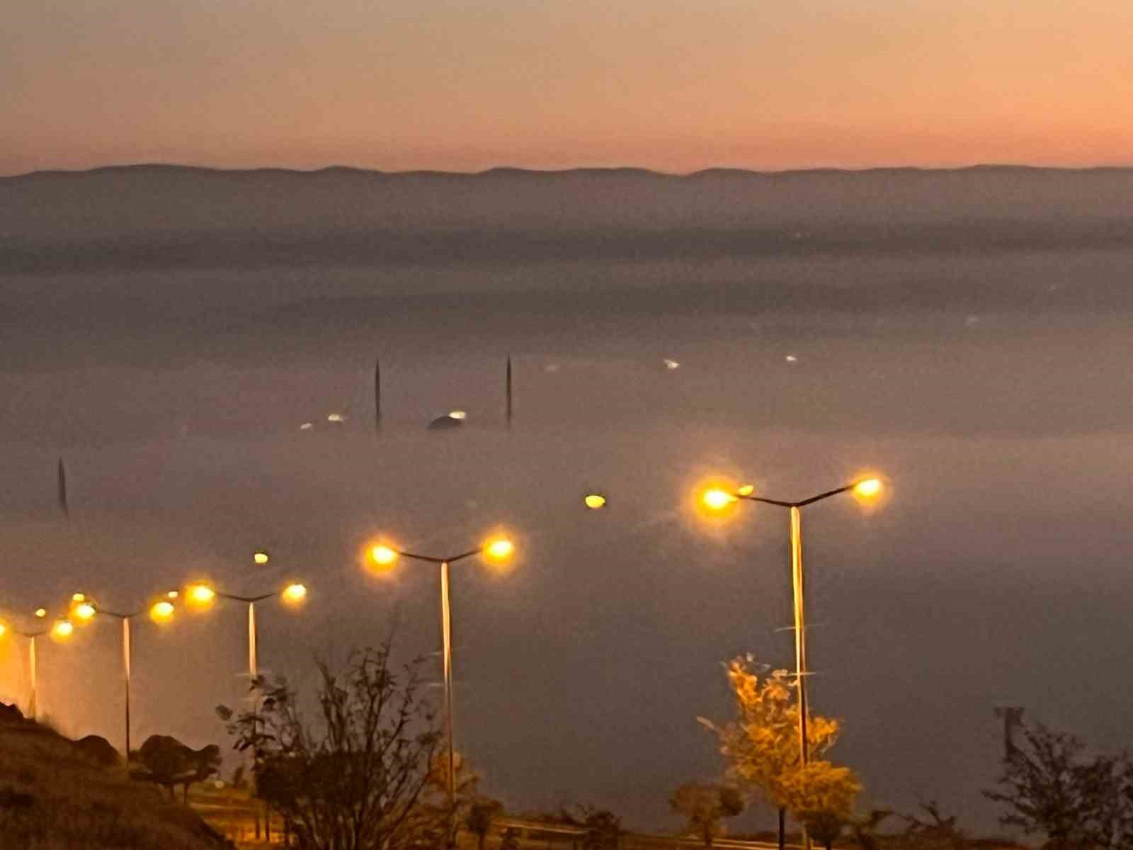 Batman’da yoğun sis ve gün batımı kartpostallık manzara oluşturdu