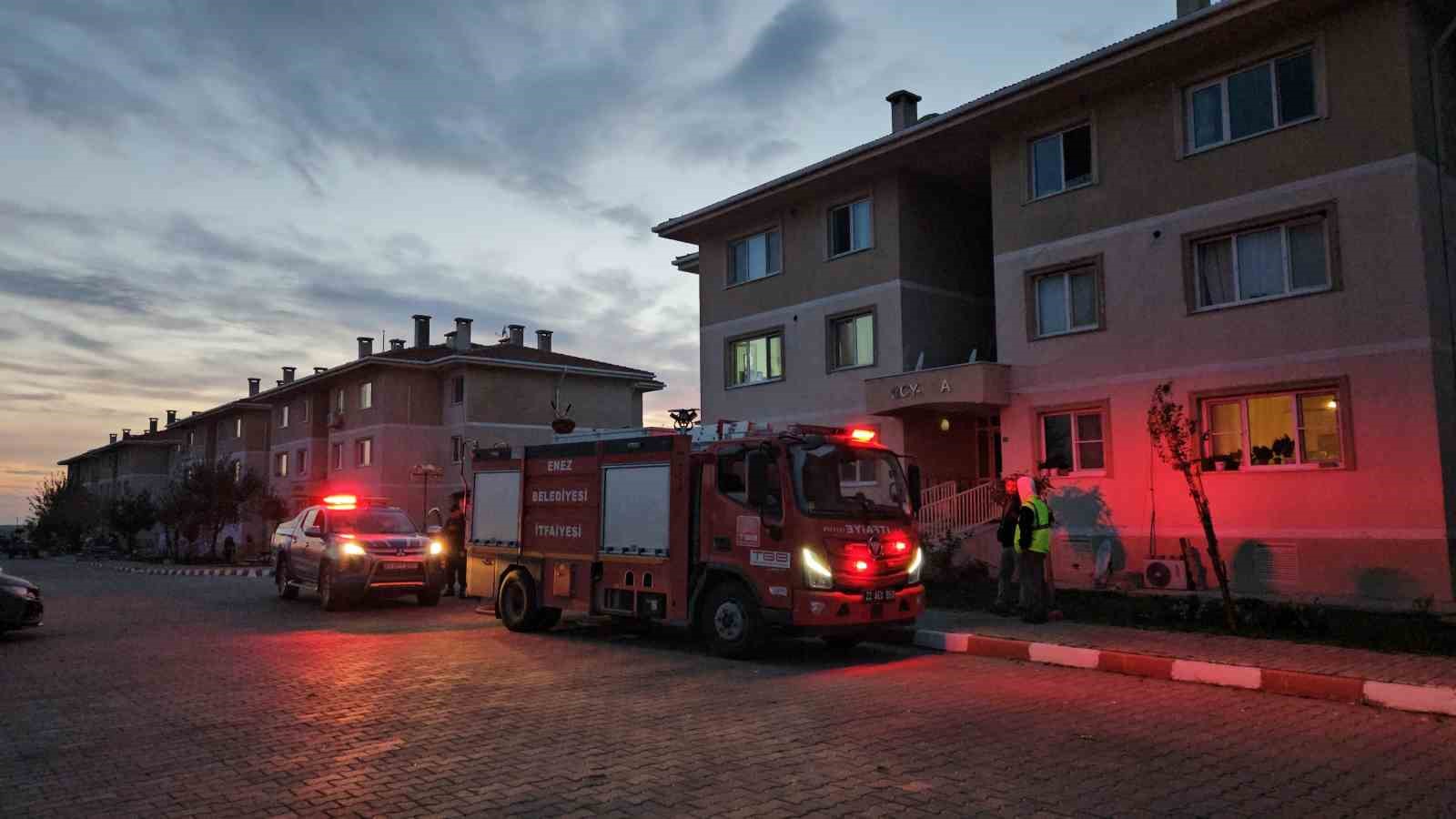 Edirne&rsquo;de cinayet: Apartmanda kadını &ouml;ld&uuml;rd&uuml;kten sonra intihar etti
