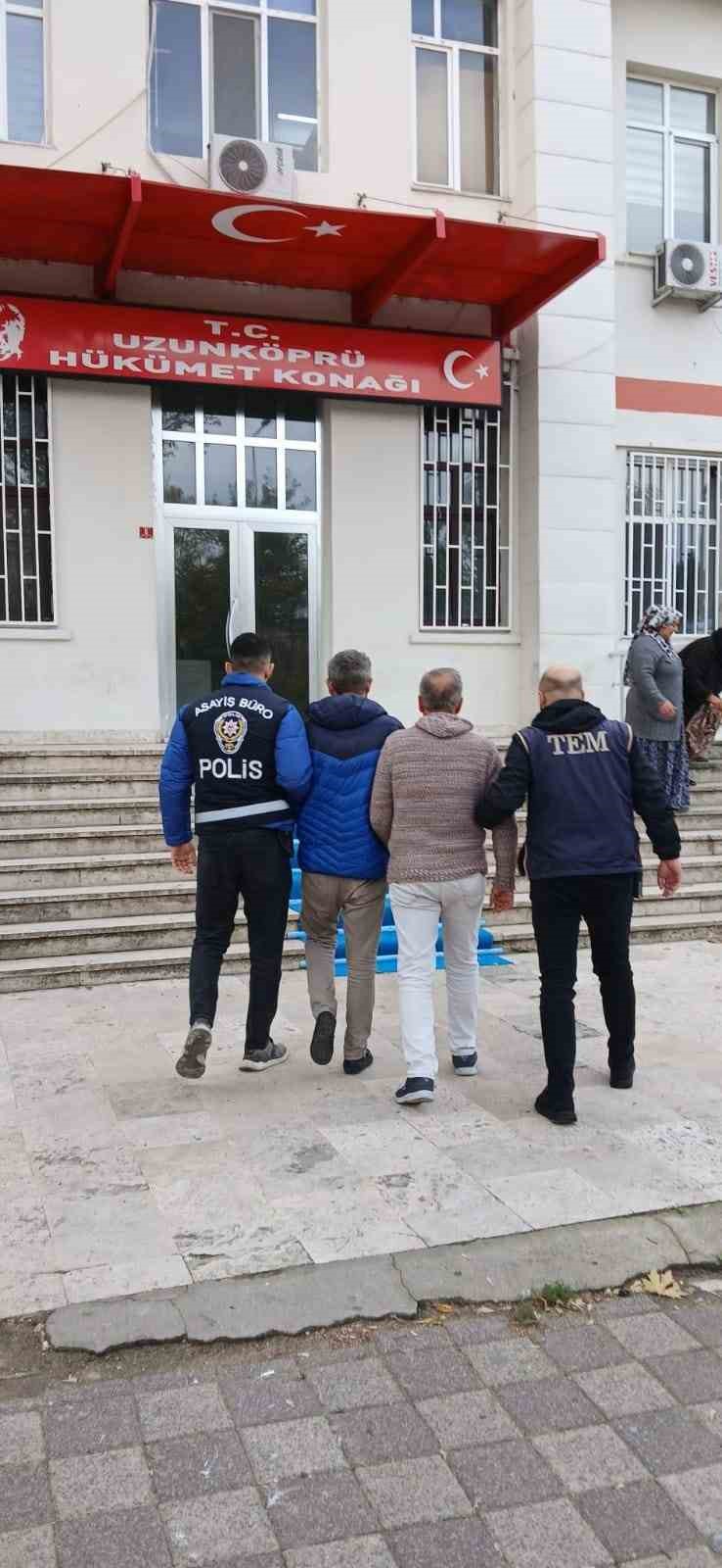 Silahla tehdit suçundan aranan şahıs yakalandı