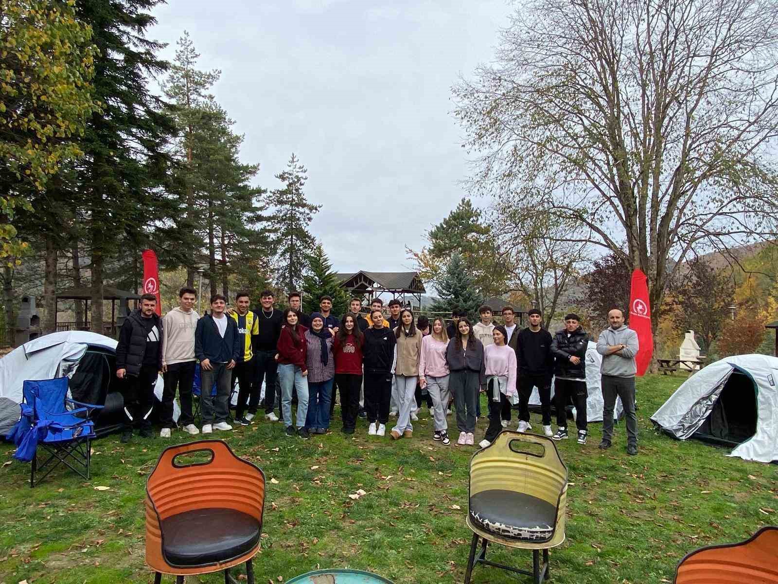 Gönüllü gençler Samandere’de bir araya geldi