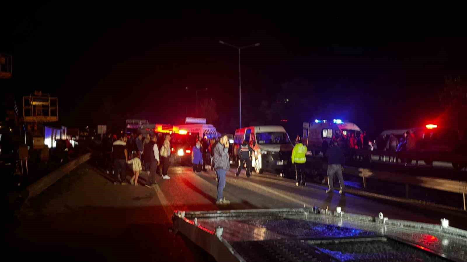 Bursa&rsquo;da zincirleme kaza: 1 ölü, 13 yaralı