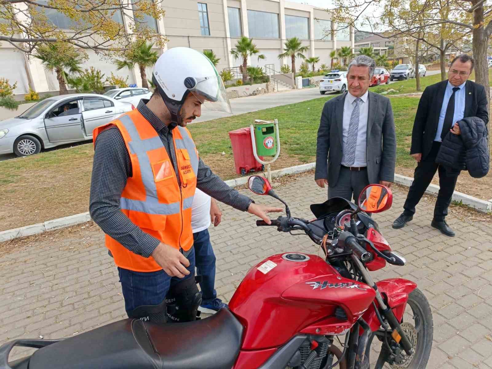 Menteşe’de direksiyon sınav komisyon üyelerine yönelik uygulamalı eğitim tamamlandı