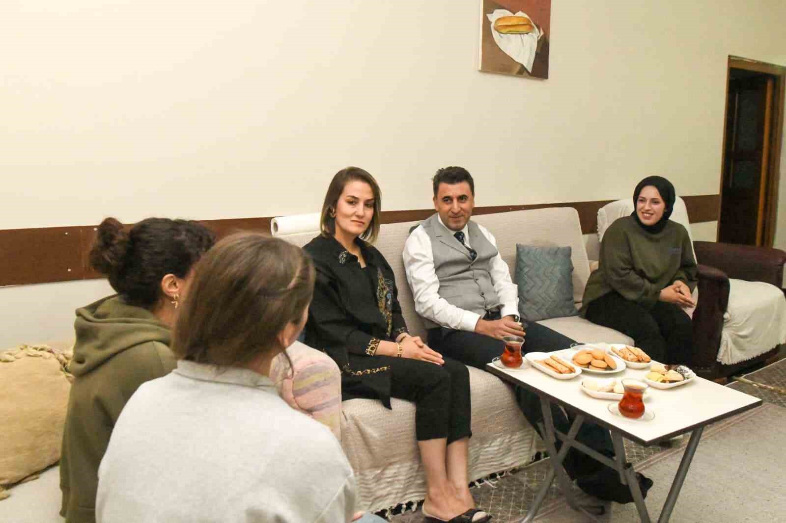 Tunceli’de üniversite öğrencilerine düzenli gıda desteği başlatıldı